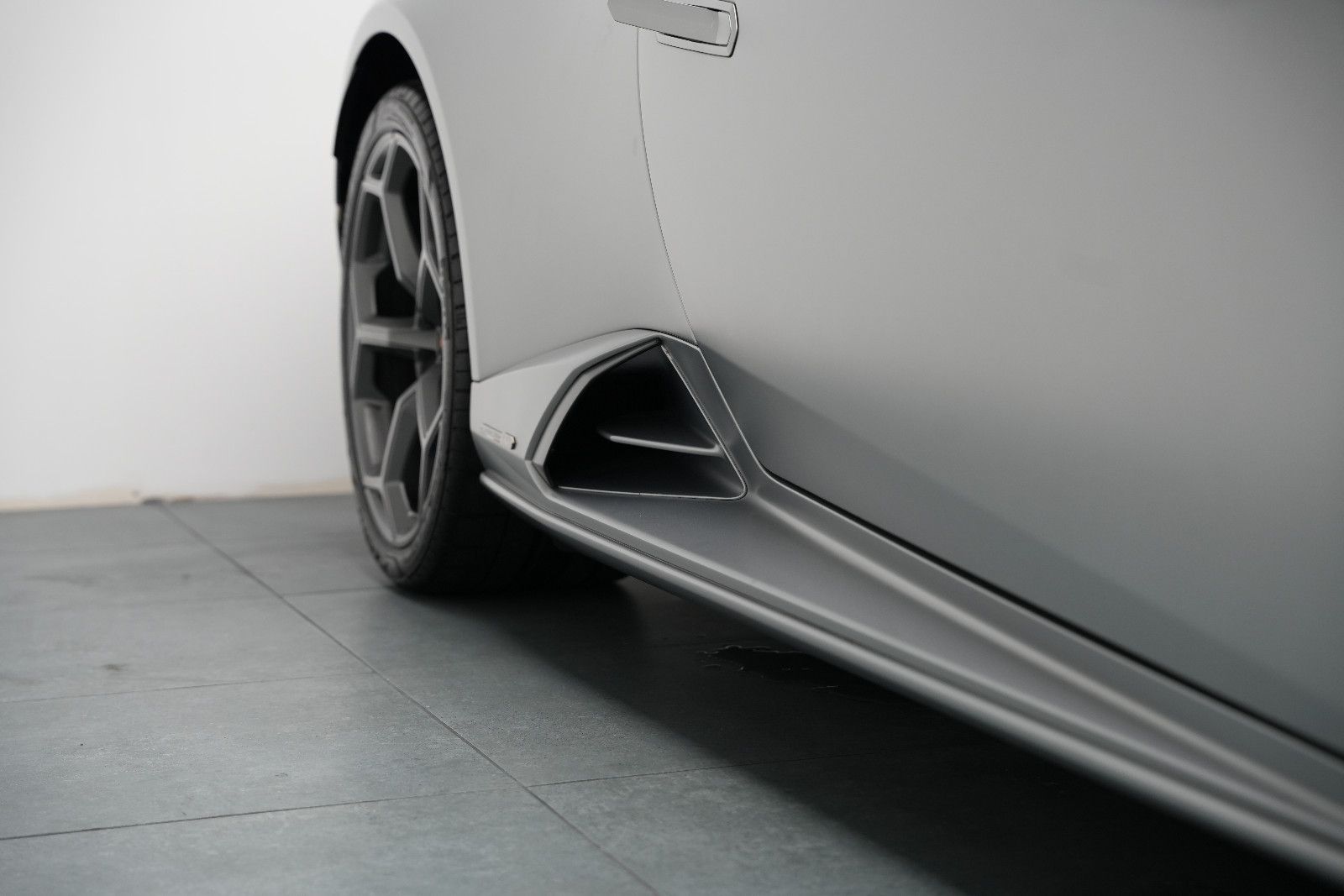 Fahrzeugabbildung Lamborghini Huracán EVO V10 /LIFT/SENSONUM/KAMERA/ACC