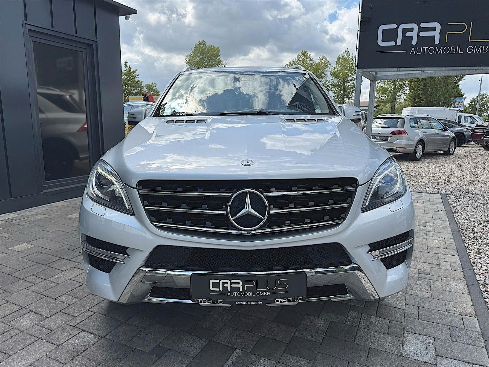 Fahrzeugabbildung Mercedes-Benz ML 400 AMG Sport-Paket 4Matic *Bi-Xenon*LED*