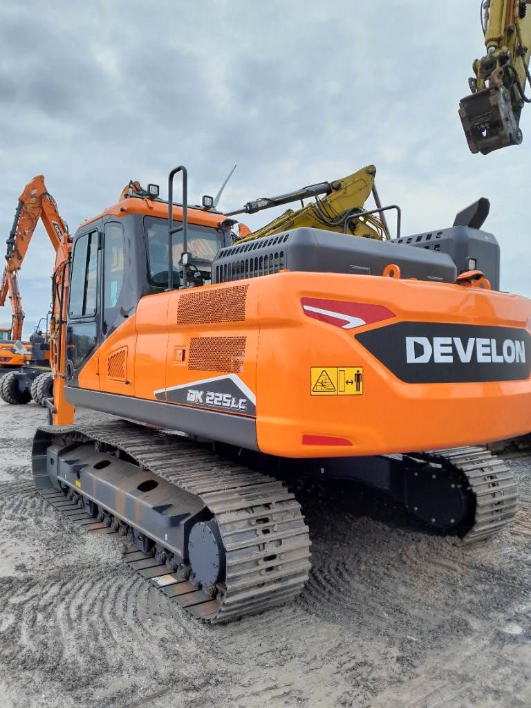 Fahrzeugabbildung Andere Develon DX 225 LC-7