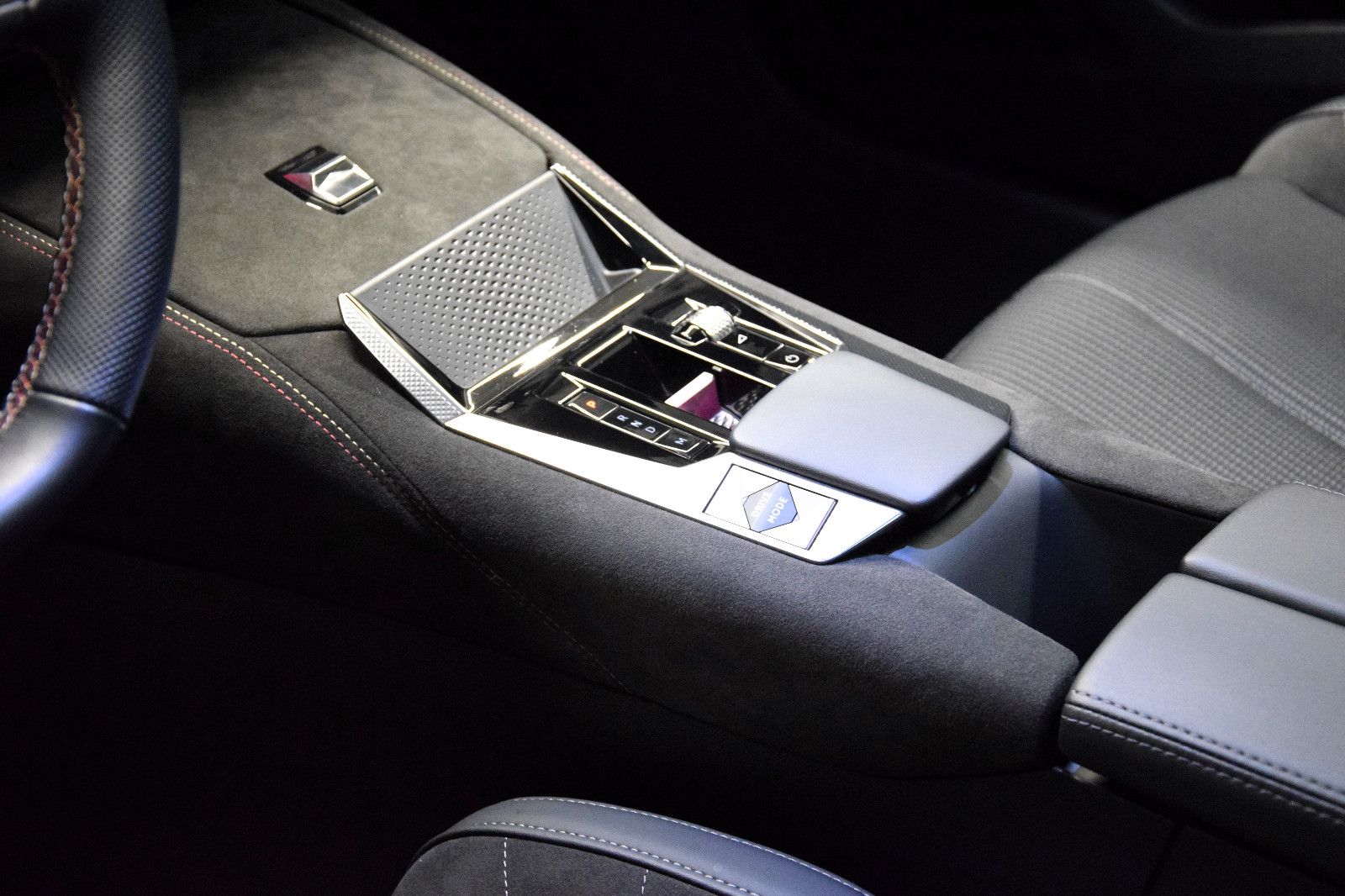 Fahrzeugabbildung DS Automobiles DS4 Performance Line Pano Sitzheizung