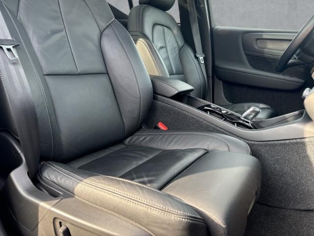 Volvo XC40 Ultimate Dark T4 19''LM Pano Leder DAB Harm