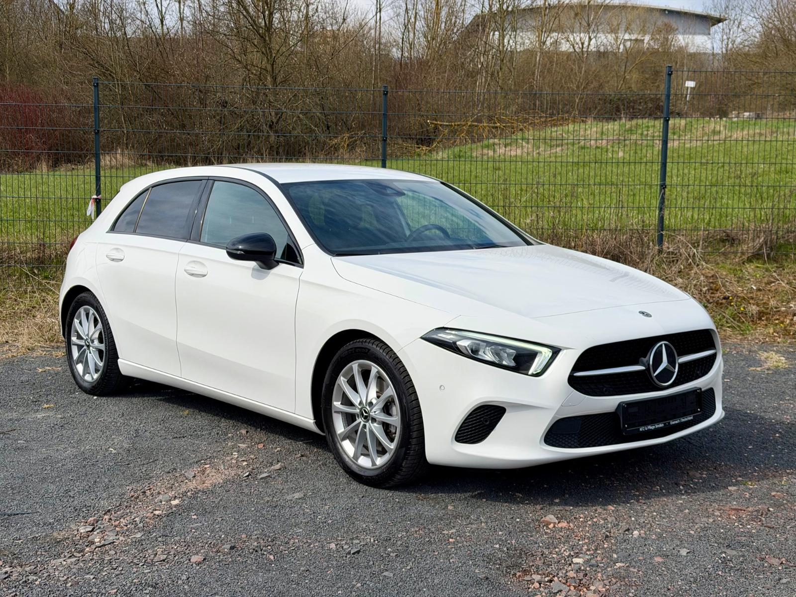Mercedes-Benz A200*Navi*LED*Night*Kamera*8fach*
