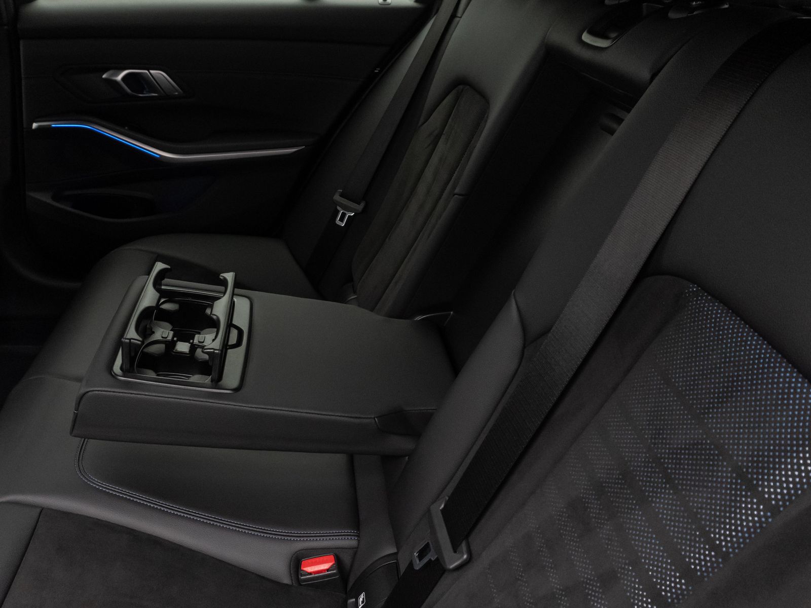 Fahrzeugabbildung BMW 320d M Sport Kamera CockPitPro DAB LED Alarm