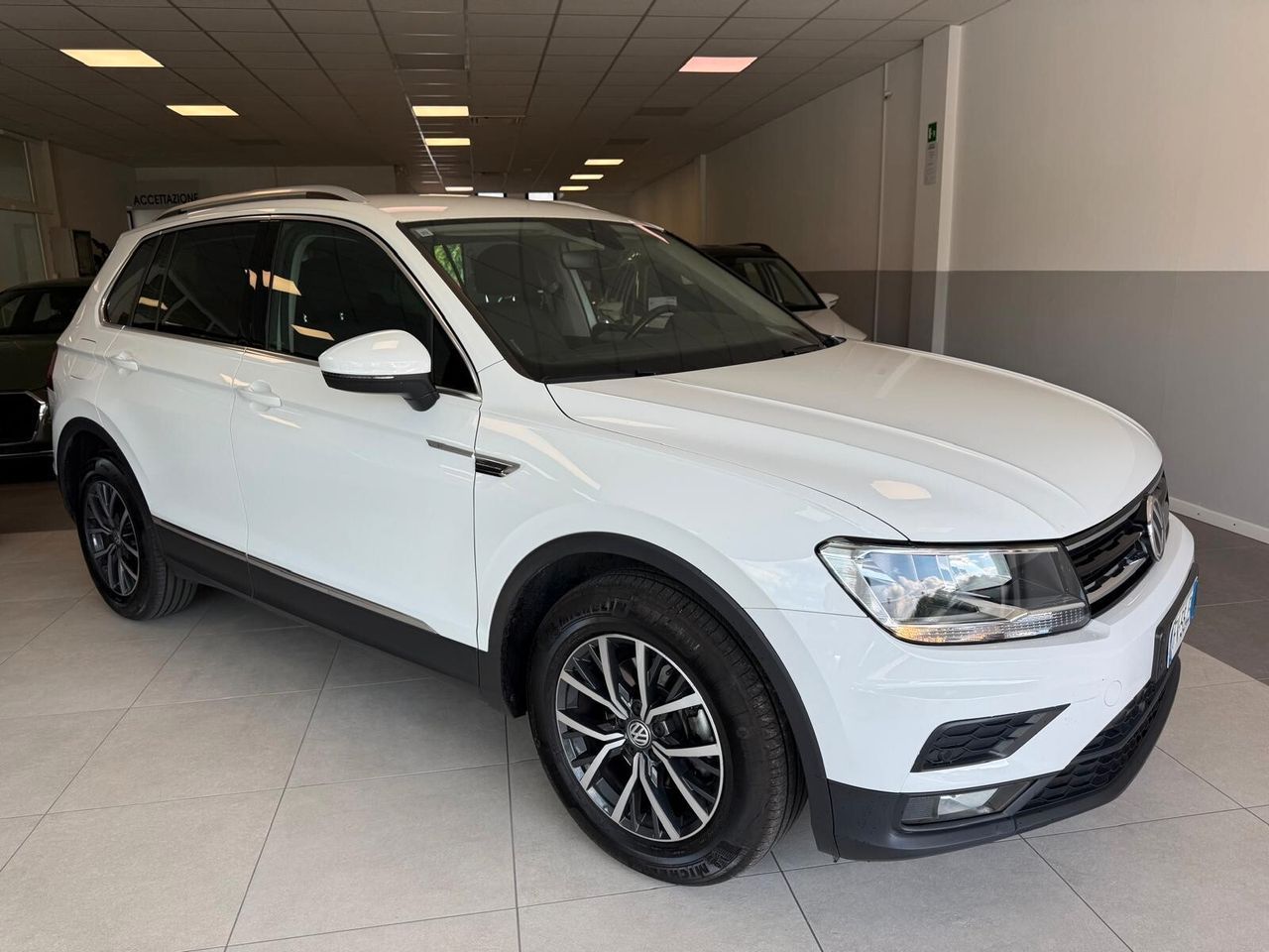 Volkswagen Tiguan 1.5 TSI Business ACT BlueMotio imagem 3