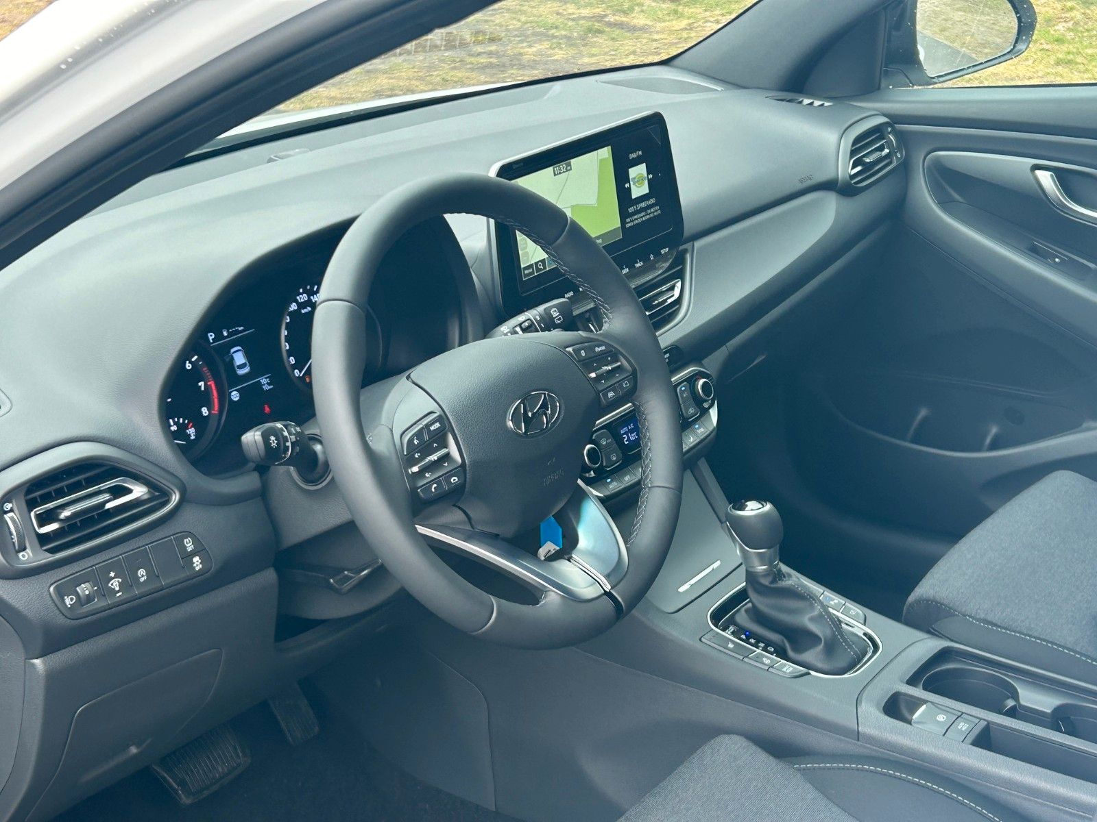 Fahrzeugabbildung Hyundai i30 1.0 T-GDI Connect & Go *Navi*Kamera*PDC*LED*