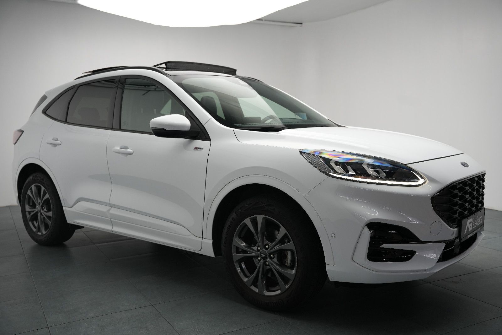 Fahrzeugabbildung Ford Kuga *ST-Line X*Panorama*HUD*Kamera*PlugInHybrid