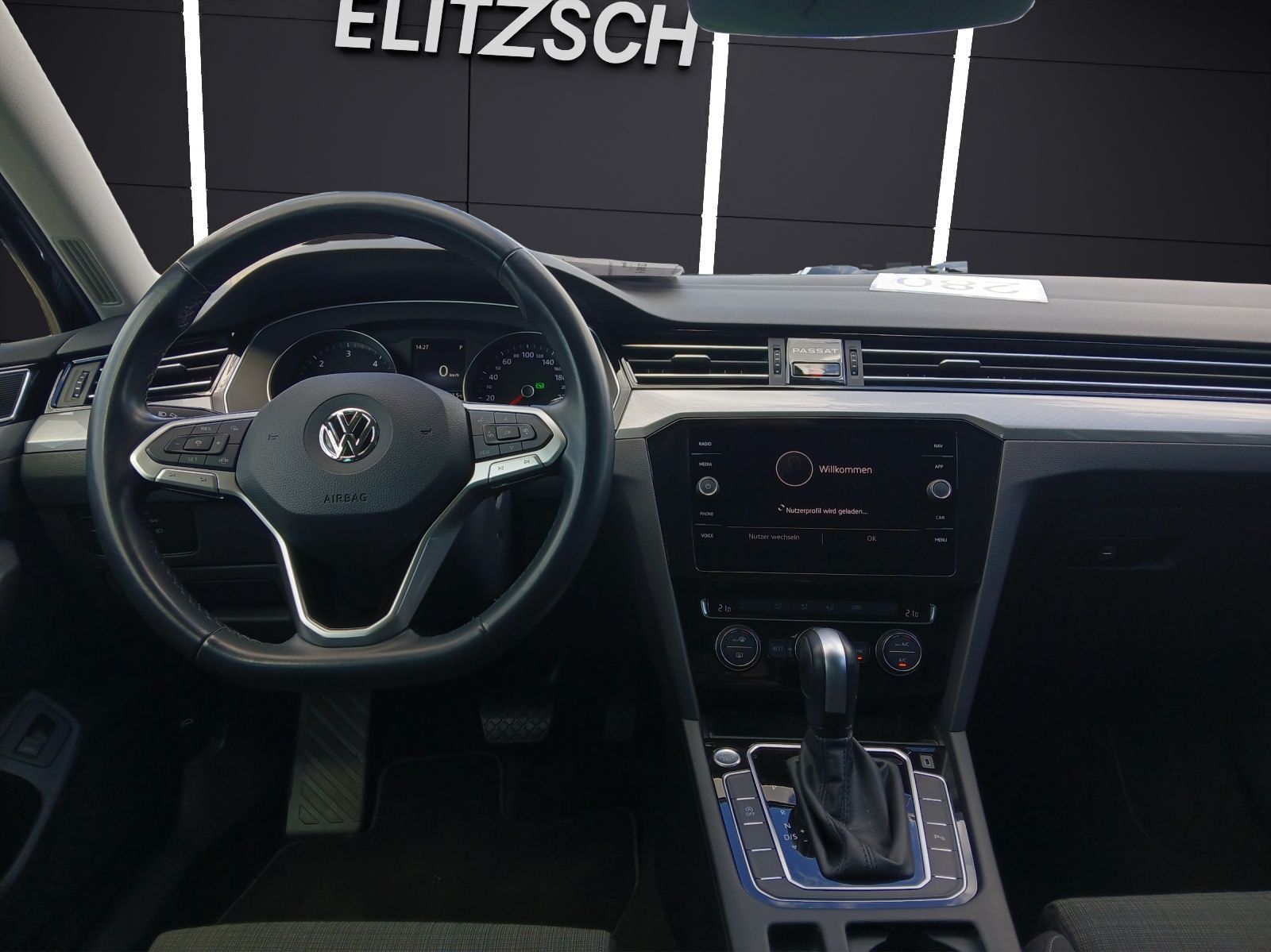 Fahrzeugabbildung Volkswagen Passat Variant TDI Business DSG LED AHK Navi ACC