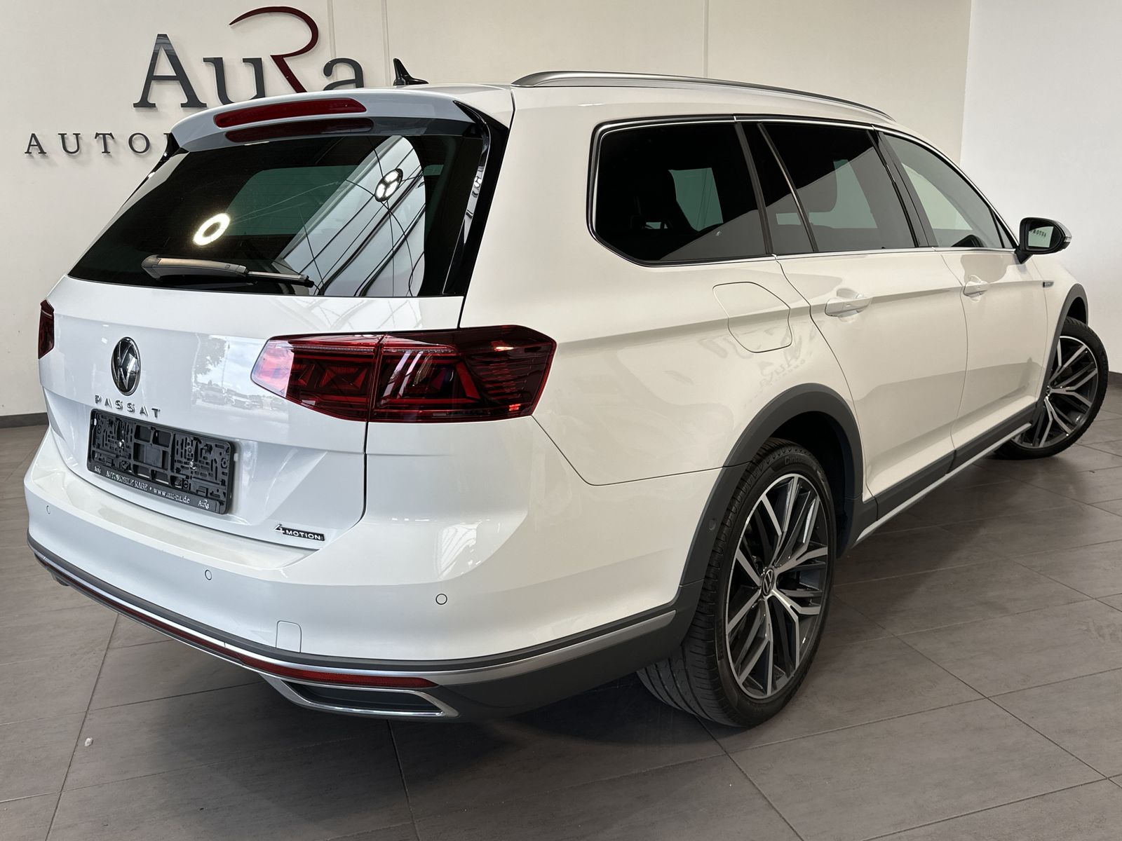 Fahrzeugabbildung Volkswagen Passat Alltrack 2.0 TSI 4M NAV+LED+AHK+VCOCK+360