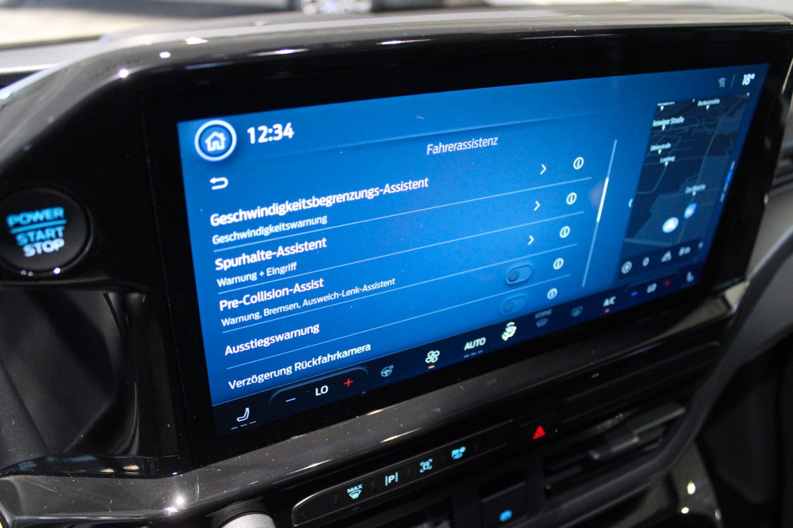 Fahrzeugabbildung Ford Tourneo Custom Automatik L1 SPORT mit AHK + GJR