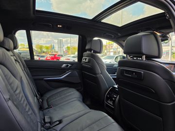 BMW X7 - 11