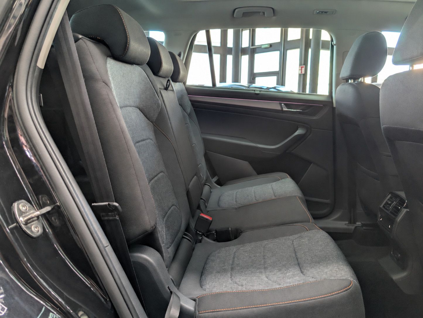 Fahrzeugabbildung SKODA Kodiaq Clever 4x4 PANO*AHK*CANTON*4xSHZ*7-Sitzer