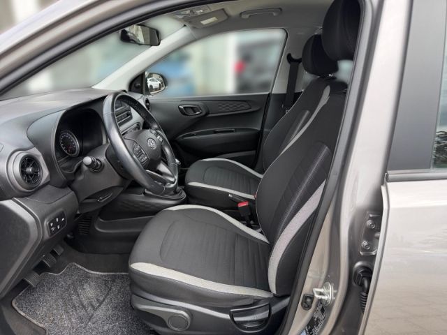 Fahrzeugabbildung Hyundai i10 1.0 Select +RADIO+TEMPOMAT+SHZ+KLIMA+UVM+