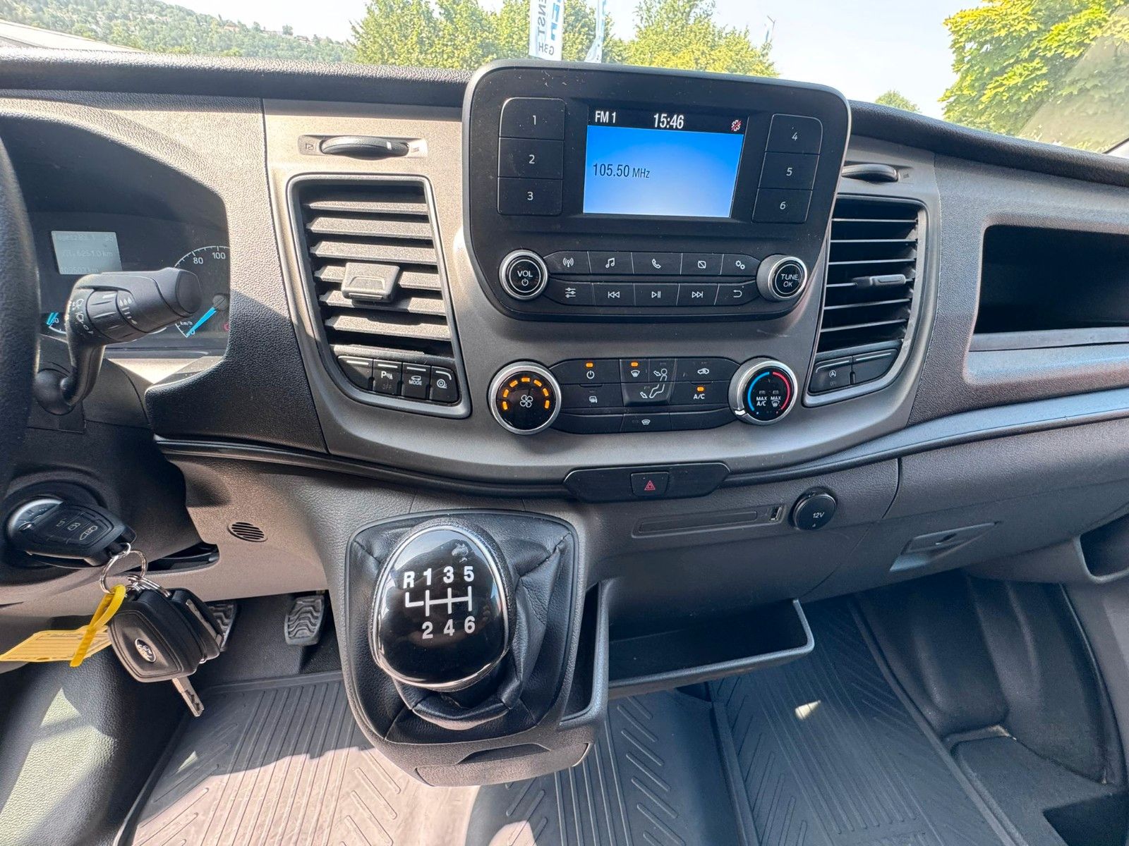 Fahrzeugabbildung Ford Transit 350  L2H2 *TREND*TEMPO*DAB*KAMERA*PDC