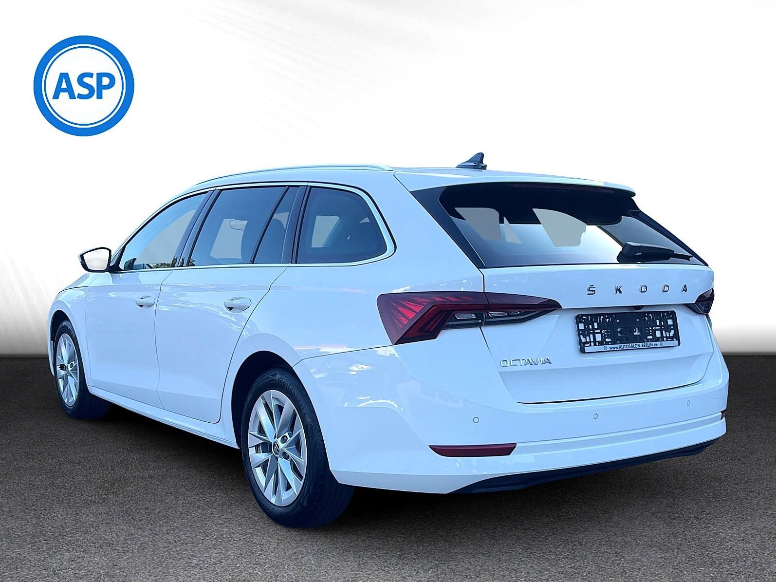 Skoda Octavia Combi 2,0 TDI DSG Style LED HUD PANO NAV foto 7