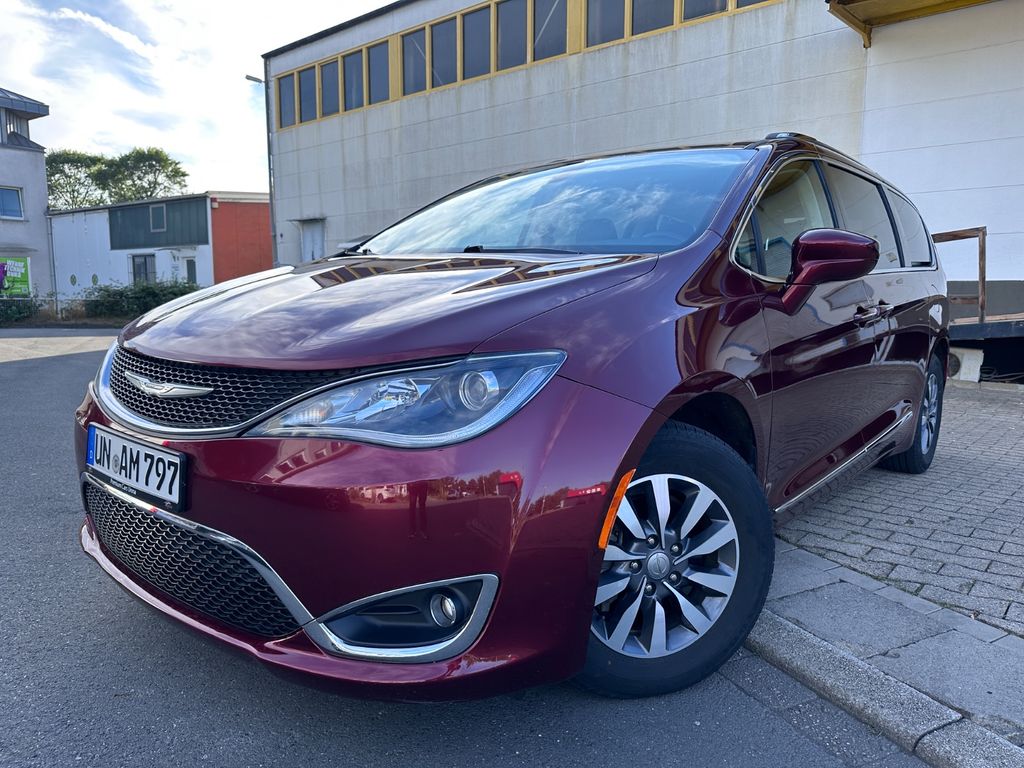 Image of Chrysler Pacifica
