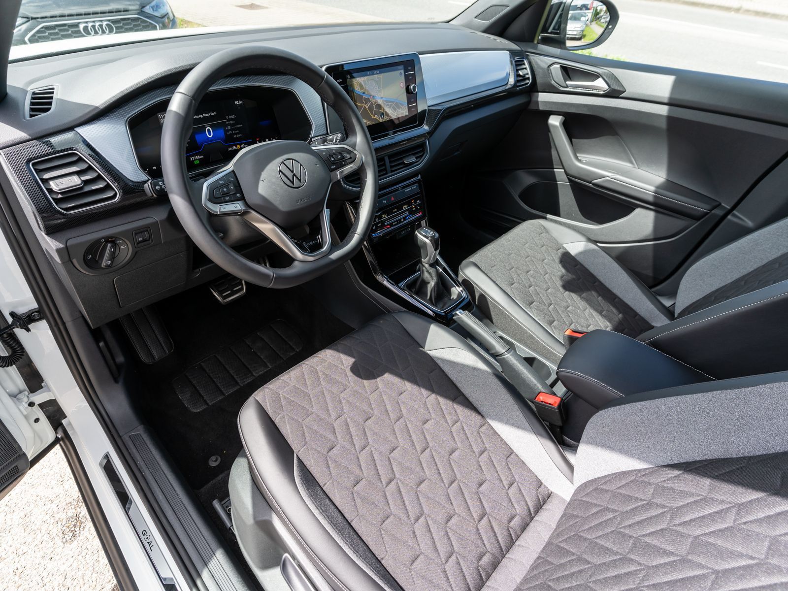 Volkswagen T-Cross - Bild 12