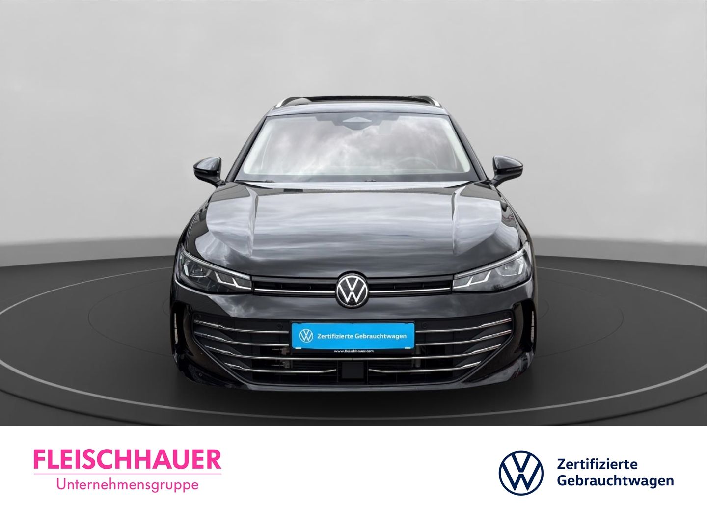 Volkswagen Passat Variant 1.5 TSI eHybrid Business AHK Head foto 2