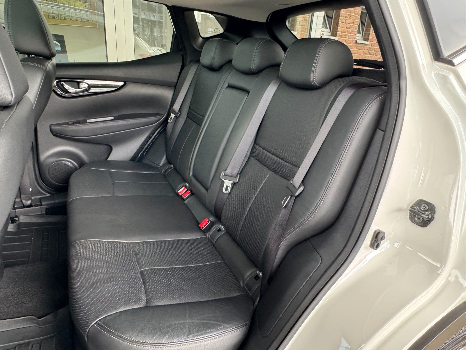 Fahrzeugabbildung Nissan Qashqai N-Connecta Panorama/Leder/360 Kamera