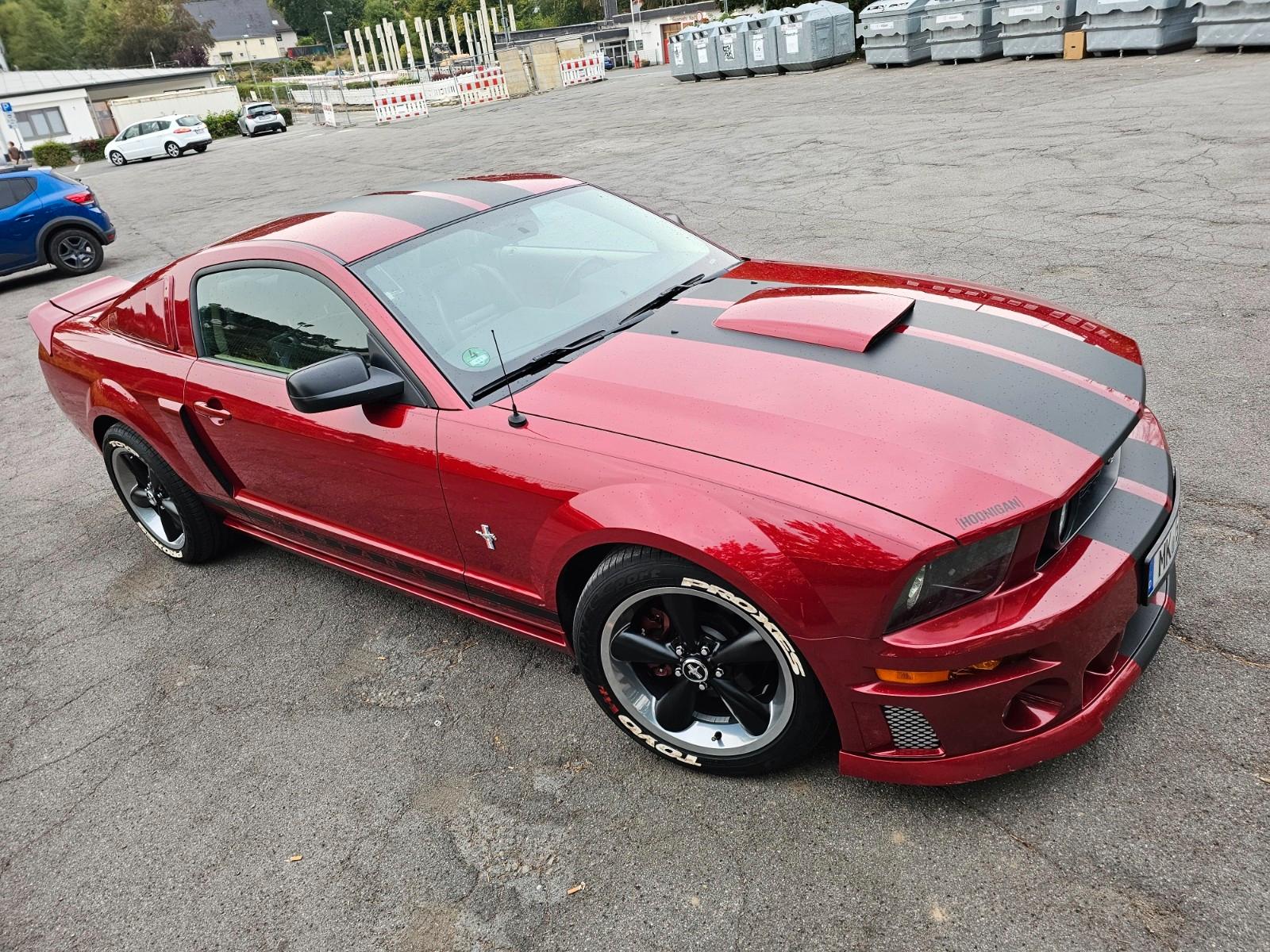 Ford Mustang GT   V8 - Handschalter!