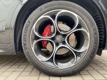Alfa-Romeo Stelvio - 7