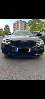 BMW M550i xDrive/ Keyless/360*/Navi/ Leder/HUD. - schwarze BMW 550