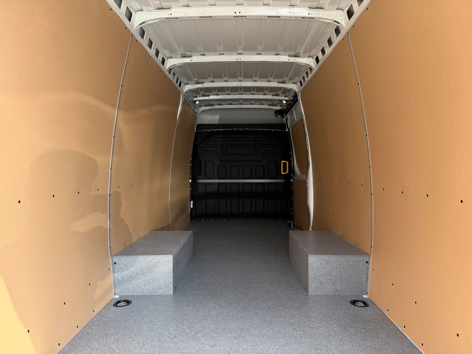 Fahrzeugabbildung Iveco Daily 35C21 HA8 *R4.100mm*AHK*Automatik*LED*
