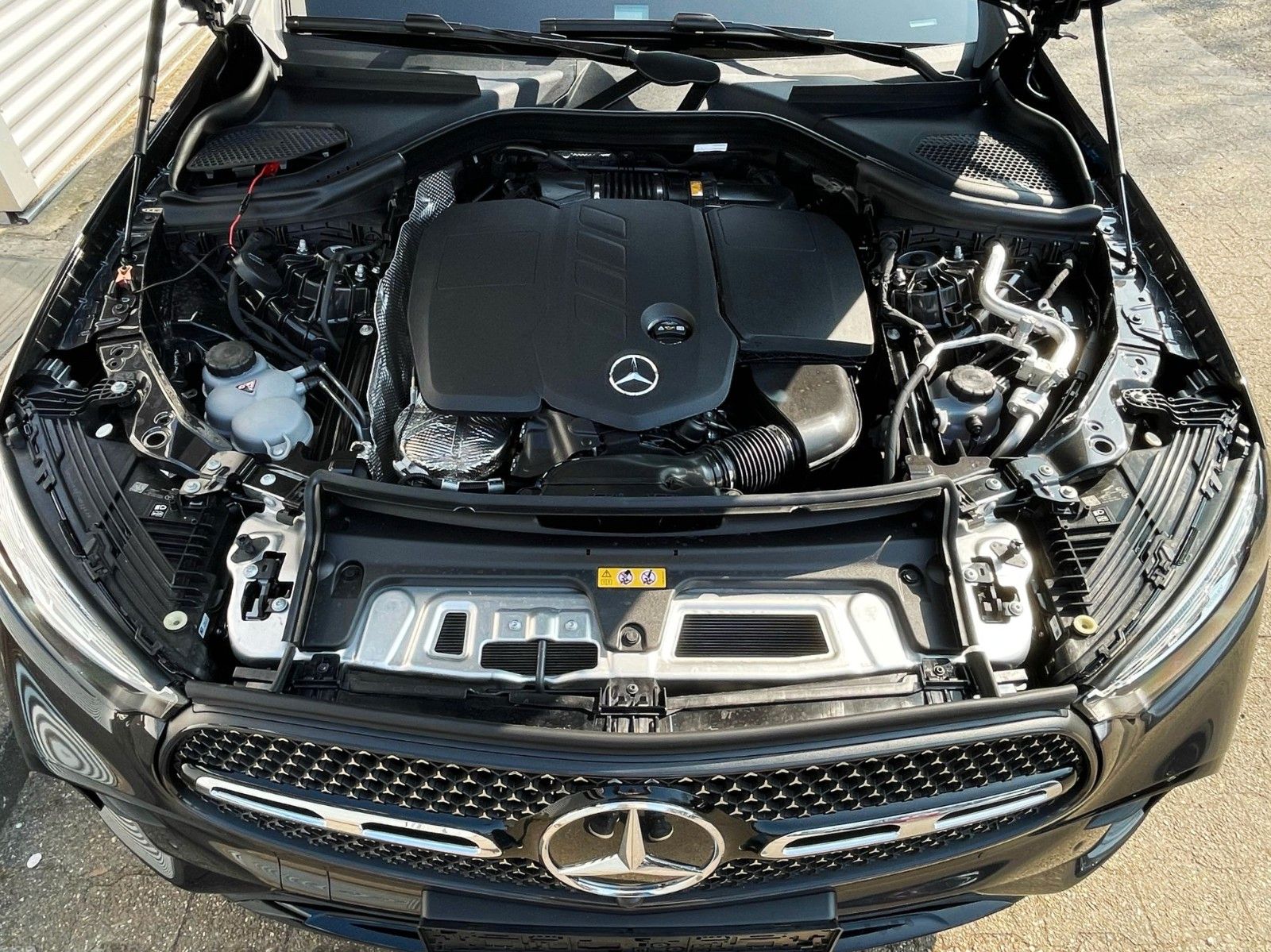 Fahrzeugabbildung Mercedes-Benz GLC 220d 9G 4MATIC AMG-LINE MBUX 20"AMG NIGHT P.