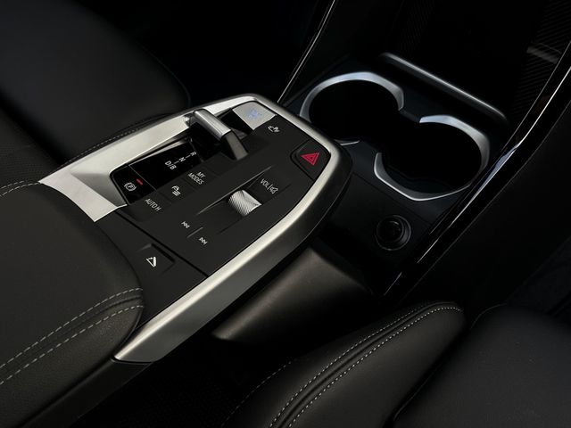 Foto Nummer 10: BMW iX1