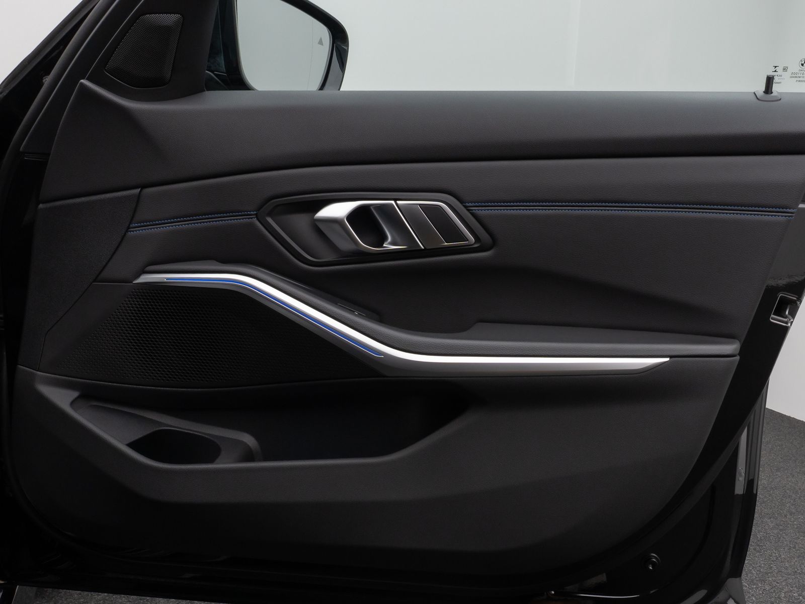 Fahrzeugabbildung BMW 330i M Sport Panorama Kamera Laser HUD DAB HiFi