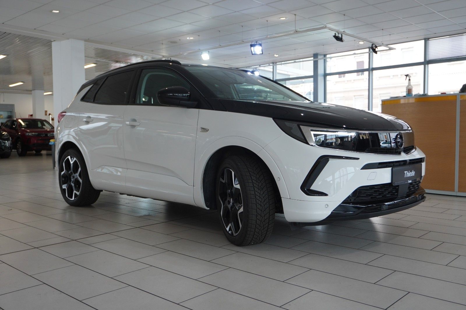 Fahrzeugabbildung Opel Grandland (X) 1.6T GSe HYBRID 4X4 NAVI/LED/SPORT