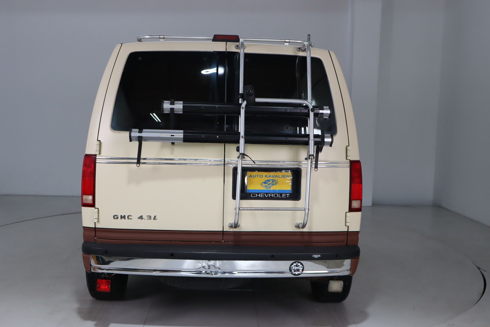 Fahrzeugabbildung Andere Chevrolet Astro Van WOMO * Vorzelt * HU/AU neu