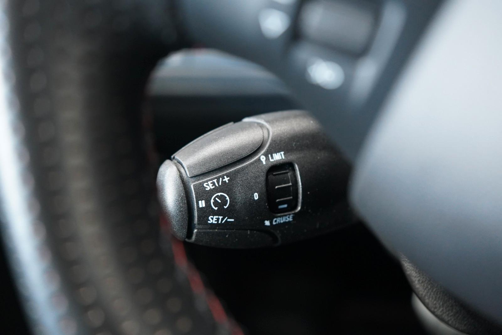 Peugeot 2008 Allure GT-LINE*Pano*Navi*Kam*18 Z.*Automat.