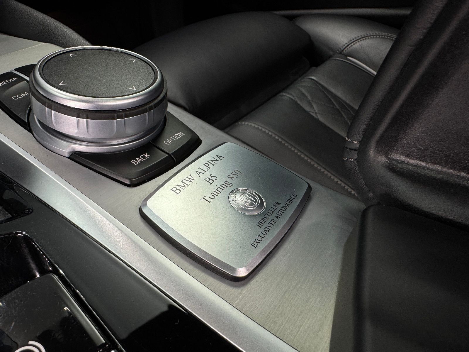 Fahrzeugabbildung ALPINA B5 4.4 Touring|LASER|PANO|HEAD-UP|VOLL