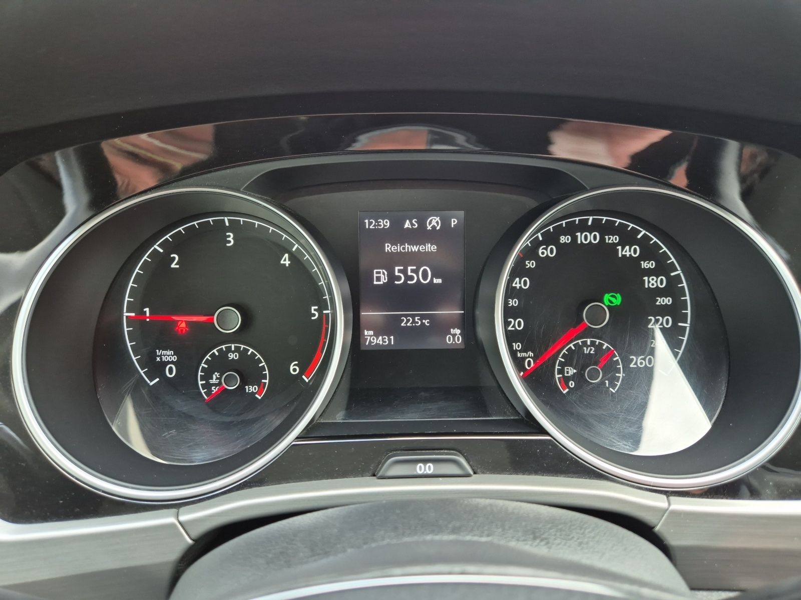 Fahrzeugabbildung Volkswagen Touran TDI Comfortline DSG AHK Navi PDC SH LM