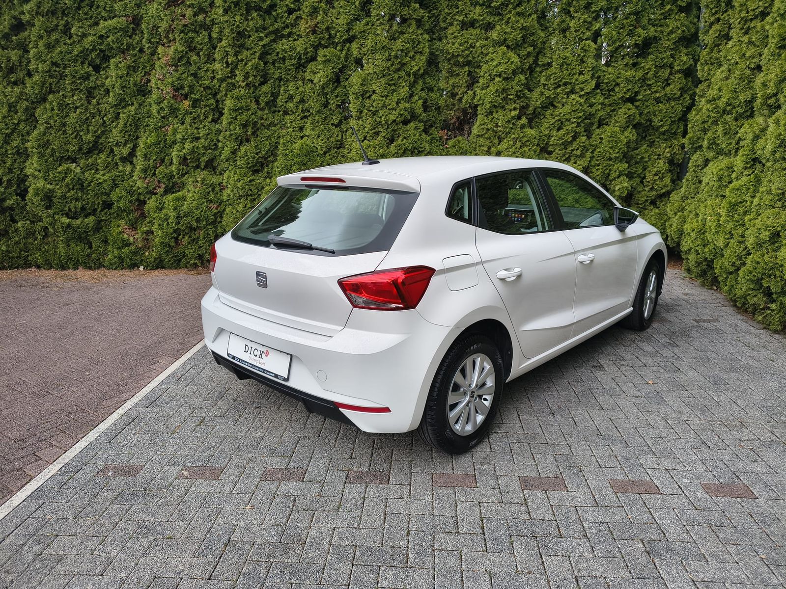 Fahrzeugabbildung SEAT Ibiza 1.0 TSI Style LED+SHZ+WINTER+SPUR+DAB+TEMP