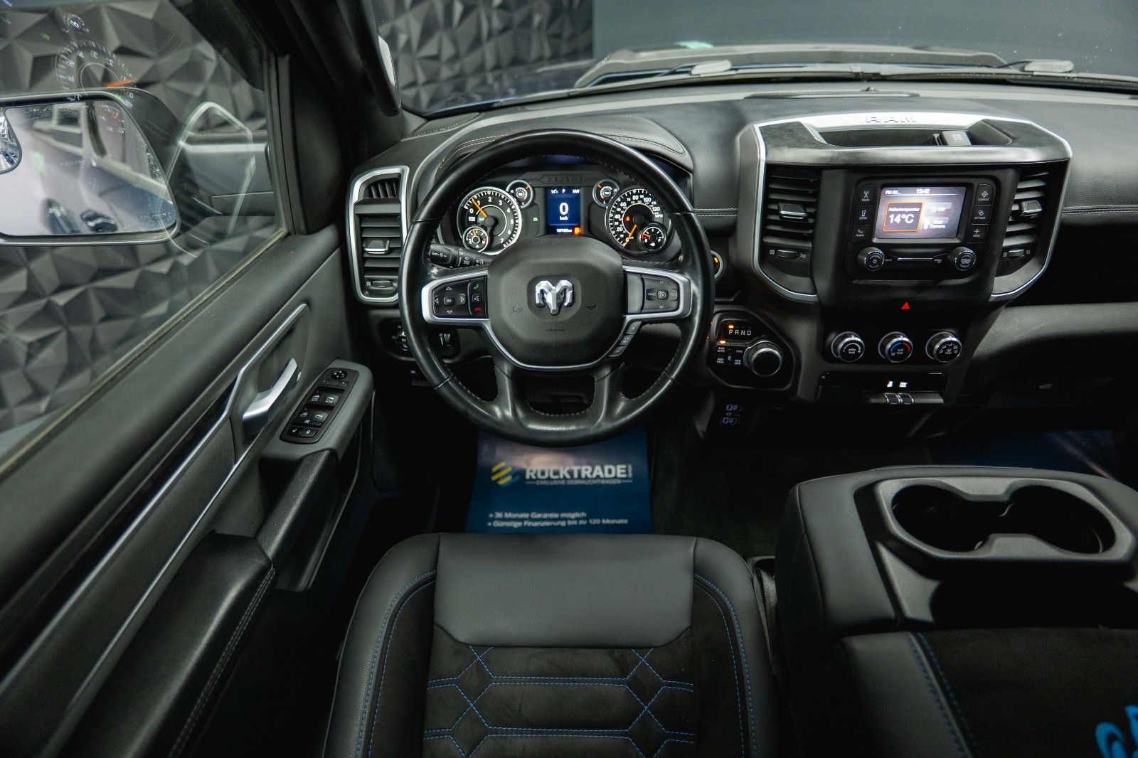 Fahrzeugabbildung Dodge RAM 5.7 V8 HEMI 4x4 OFFROAD NightEdition LONGBED