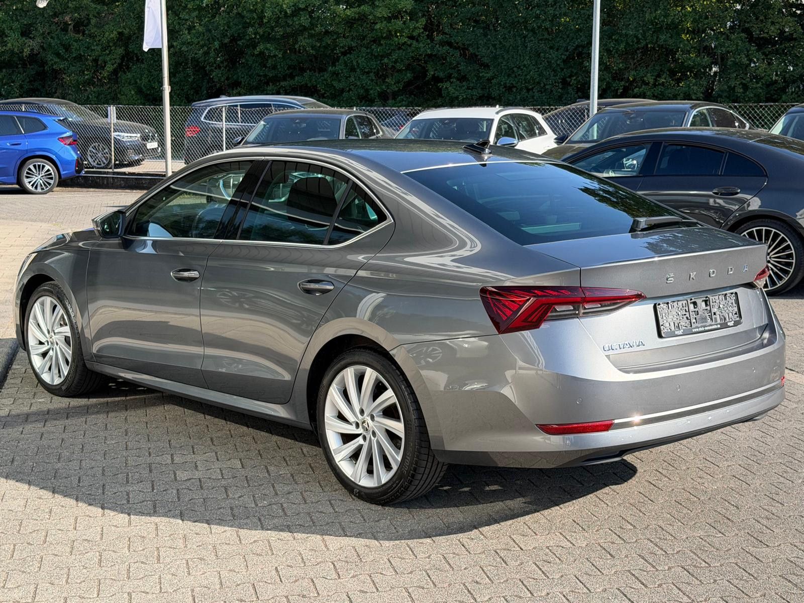 Fahrzeugabbildung SKODA Octavia 2.0TDI Style >VIRTU+HEAD+LED+SHZ+ACC+18"