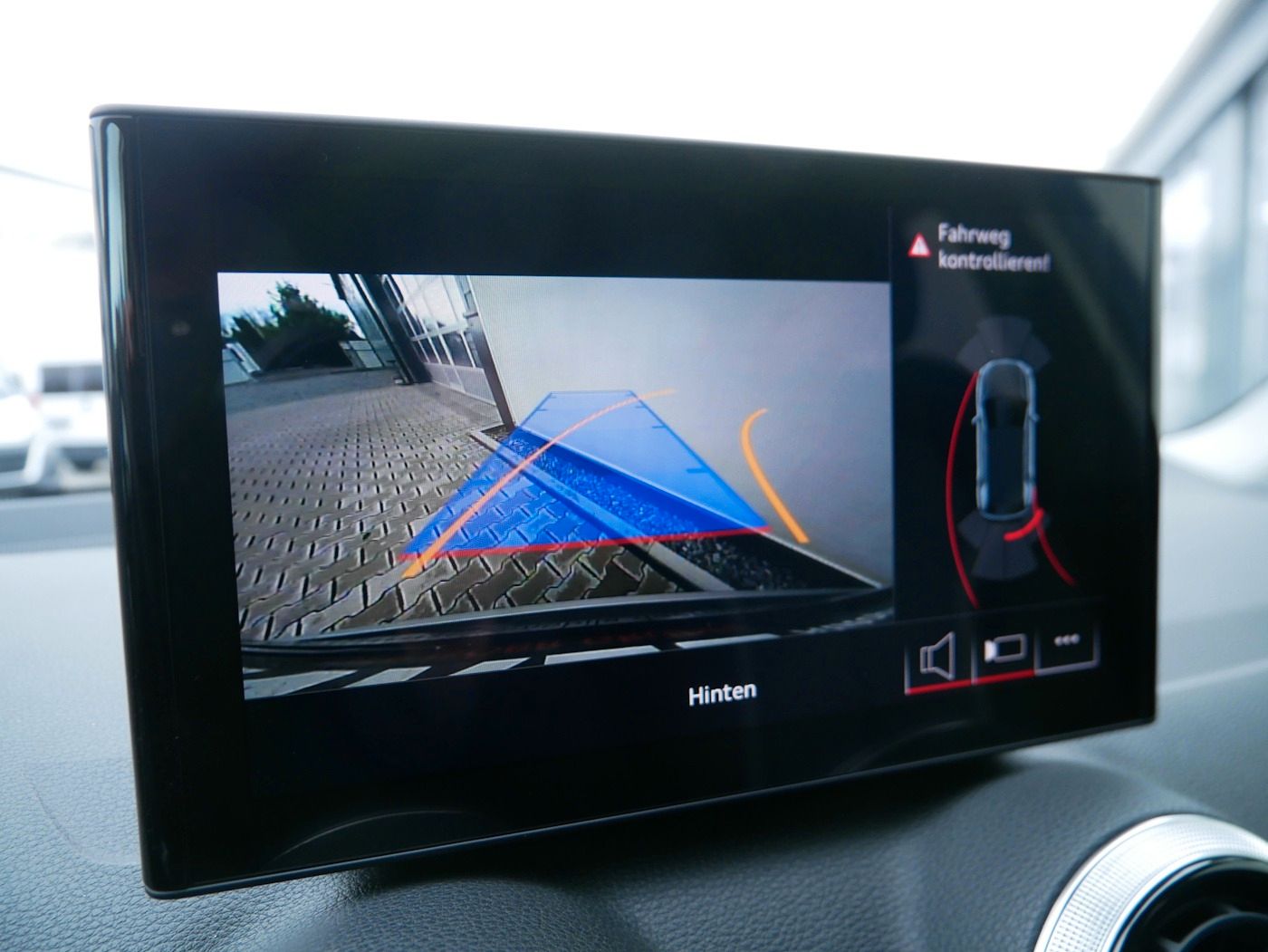 Fahrzeugabbildung Audi Q2 1.5 TFSI S-Line NEU43T DSG ACC Kamera SHZ LED