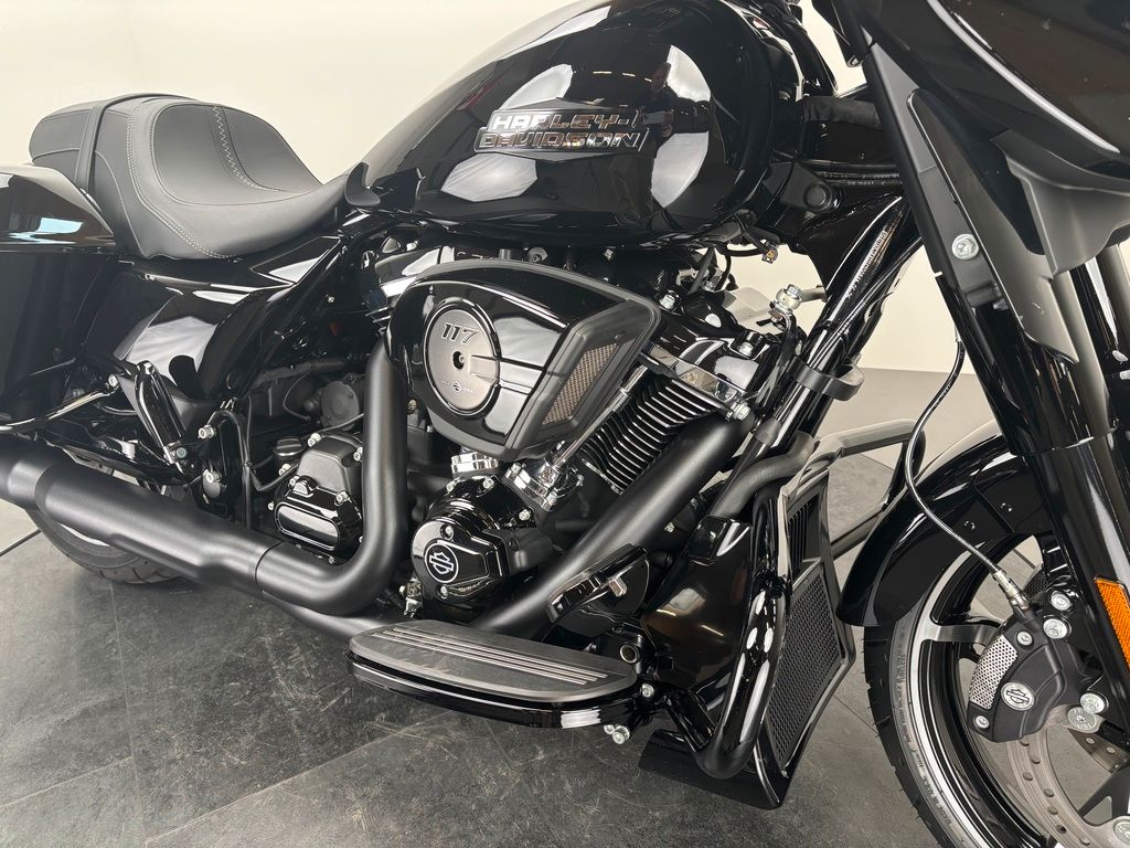 Fahrzeugabbildung Harley-Davidson STREET GLIDE FLHX *NEUWERTIGER ZUSTAND*
