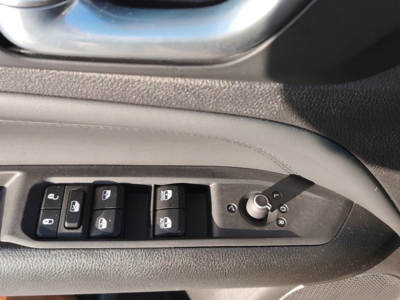 Fahrzeugabbildung Jeep Compass Altitude Mild-Hybrid FWD