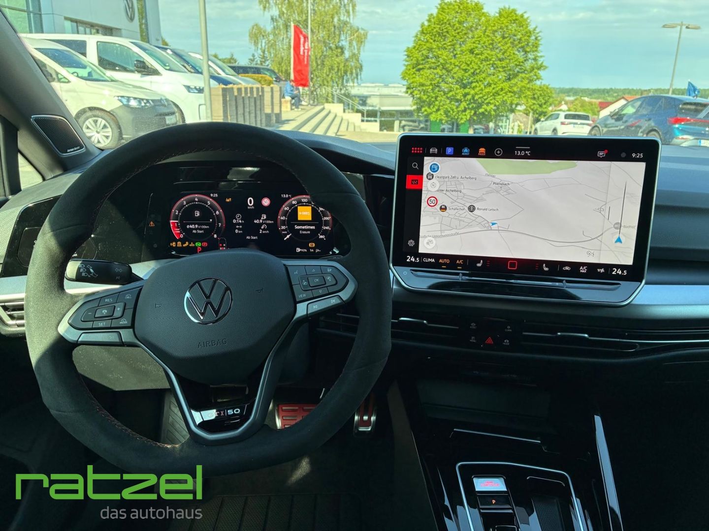 Fahrzeugabbildung Volkswagen Golf GTI 2.0 TSI 325PS Edition50 Perform+H&K
