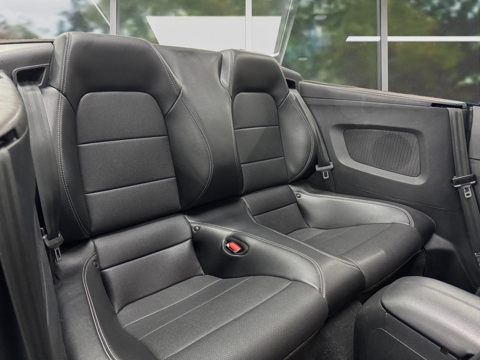 Ford Mustang Cabrio 2.3 Aut., Inspektion Neu
