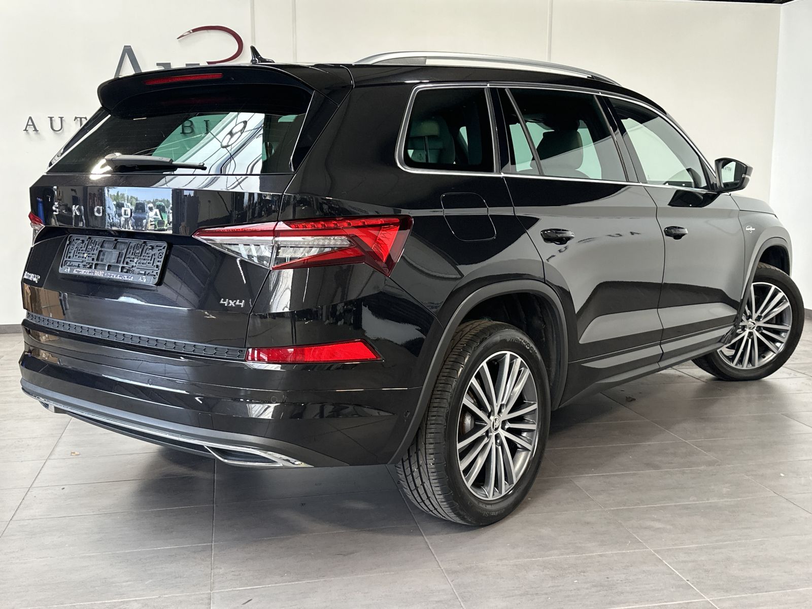 Fahrzeugabbildung SKODA Kodiaq 2.0 TDI L&K 4x4 NAV+MATRIX+ACC+KAMERA+AHK