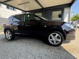 Nissan Qashqai 2.0 dCi AUTOM,4x4,AHK,LEDER,PANO Klima - gebrauchte Nissan Qashqai aus dem Jahr 2011