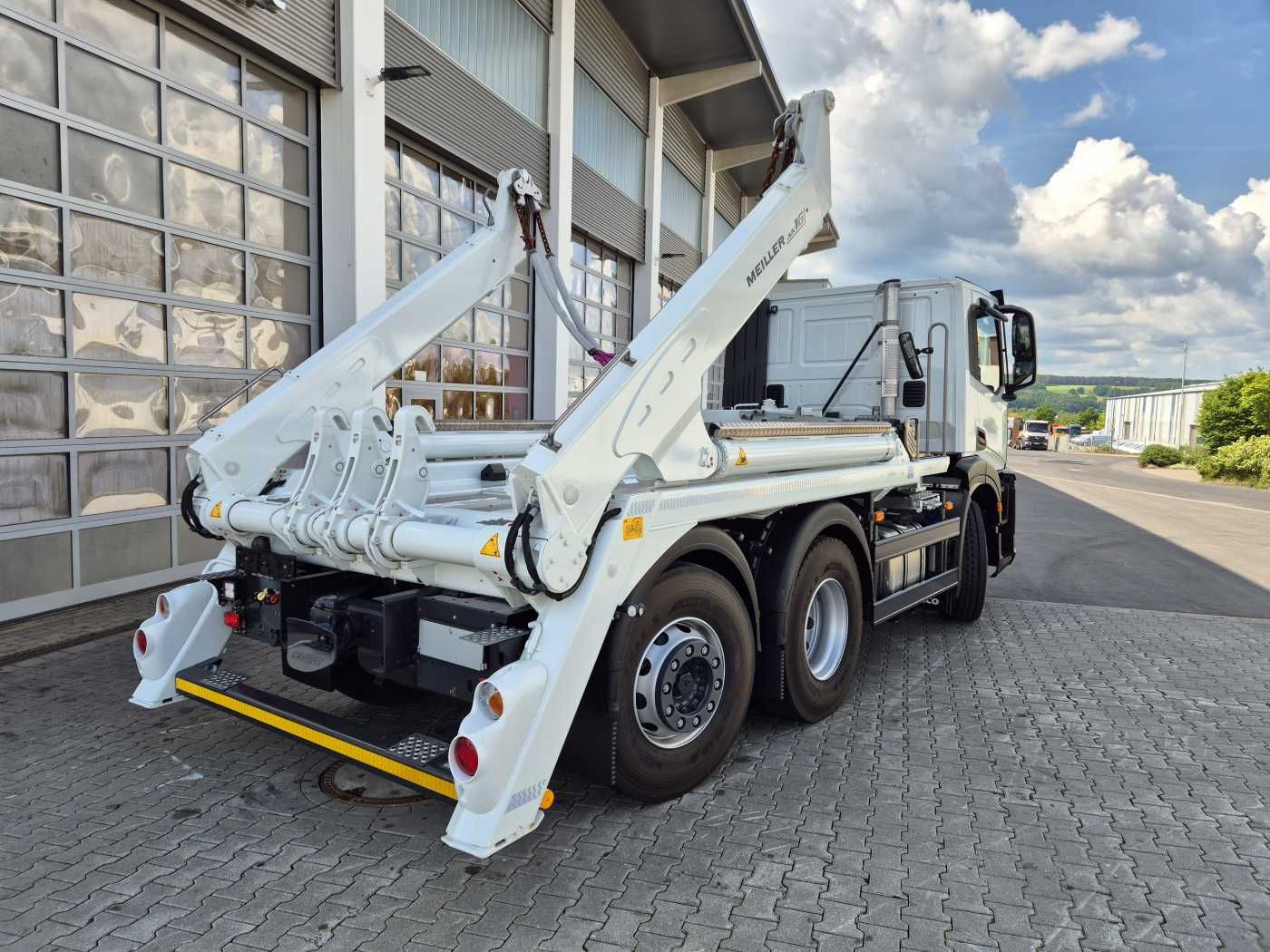 Fahrzeugabbildung Iveco X-Way AD280X42Y/PS Meiller AK 16.T Funk Intarder