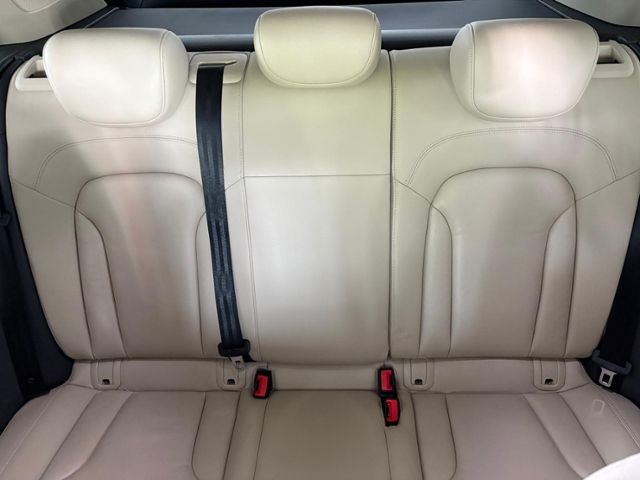 Q3 S-Line 2.0TDI S-TRON QUATTRO LED NAV AHK eHEC