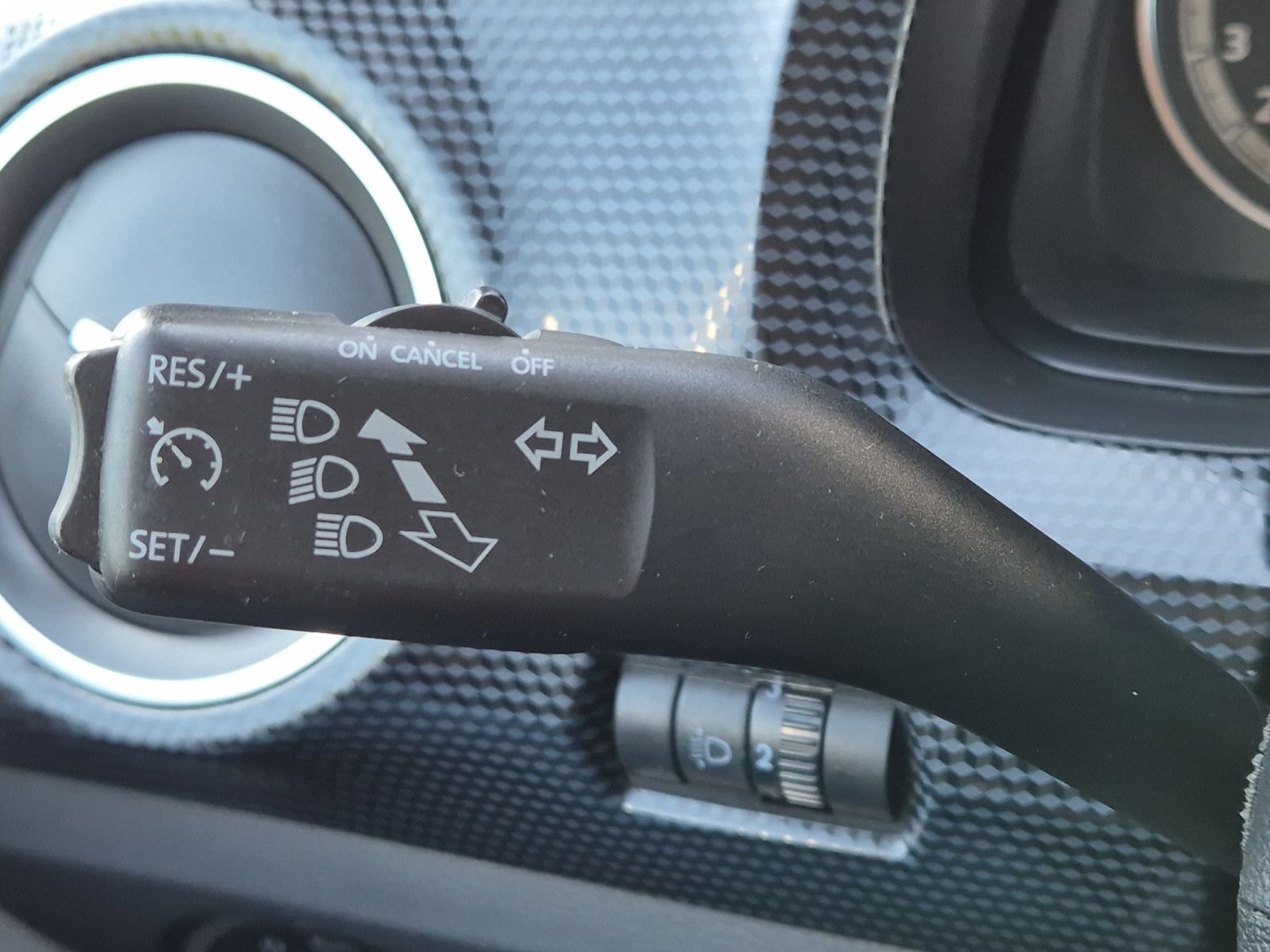 Fahrzeugabbildung Volkswagen up! 1.0 Move up! Klima DAB GRA RFK