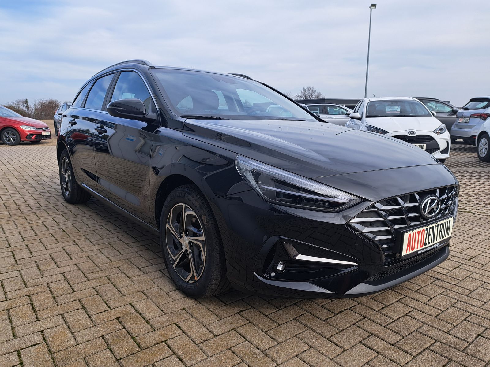 Fahrzeugabbildung Hyundai i30 LED NAVI KAMERA WINTERPAKET TEMPO ALU