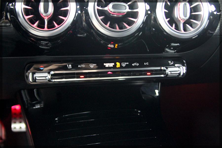 Mercedes-Benz CLA 220 AMG LIMO PDC / CAM / NAVI