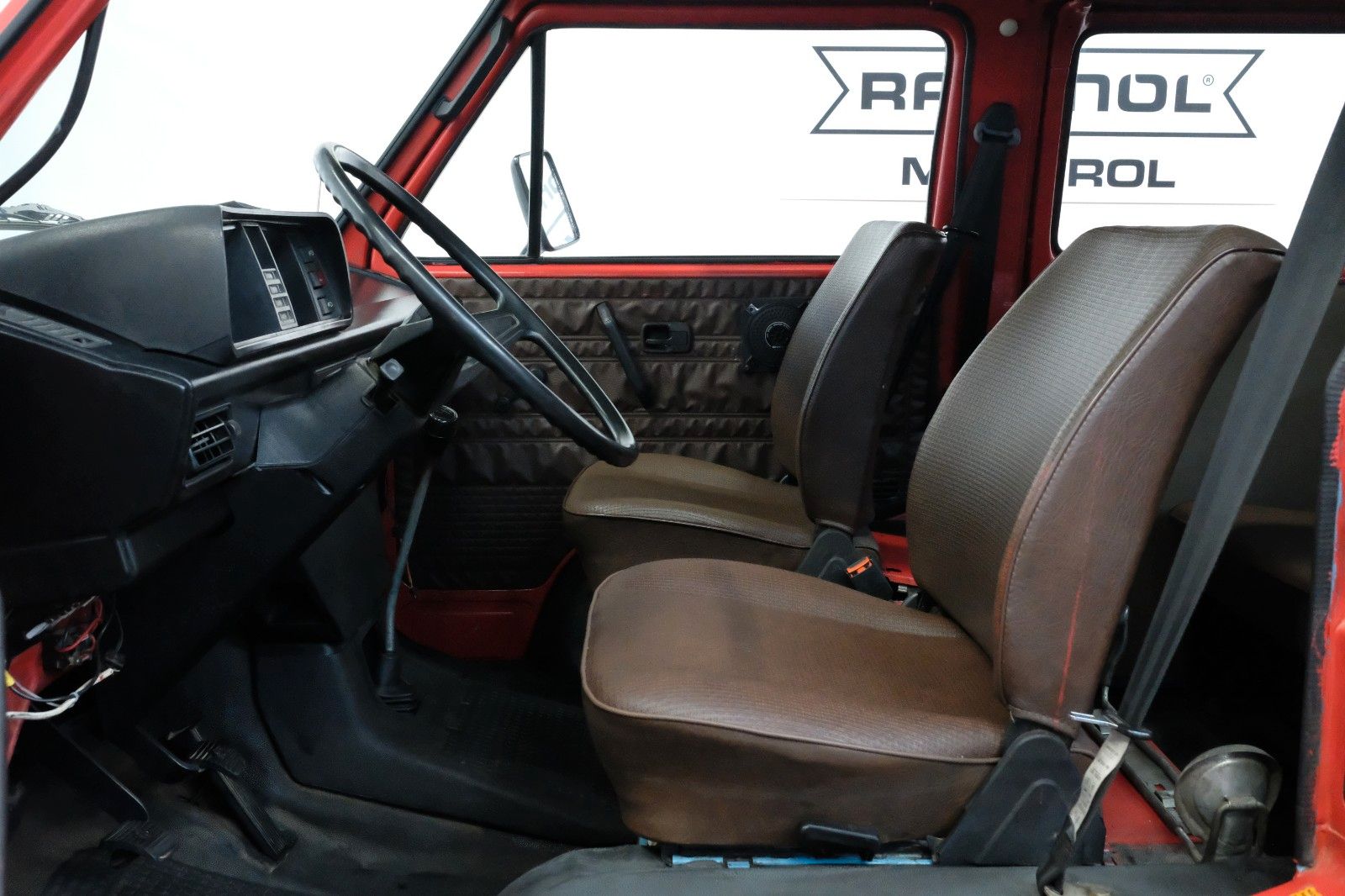 Fahrzeugabbildung Volkswagen T3 8-Sitzer verglast ex-FEUERWEHR OLDTIMER